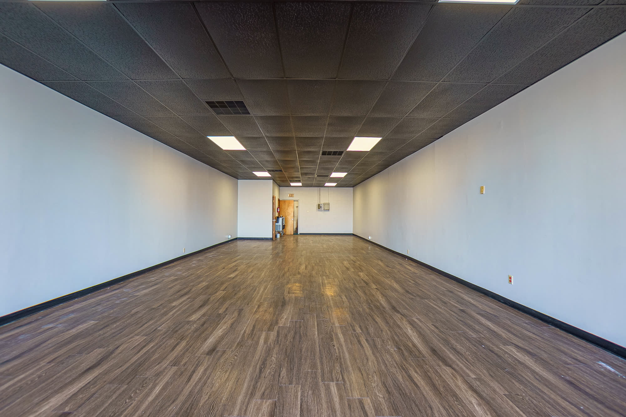 3719 Lamar Ave — photo 2