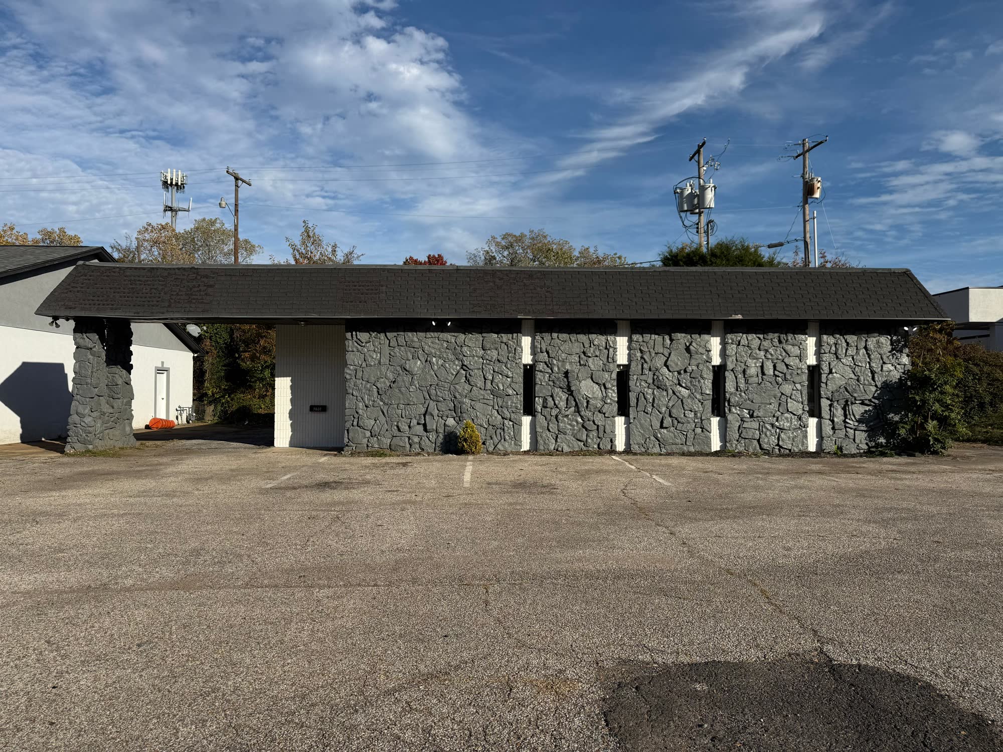 9040 Millbranch Rd — photo 2